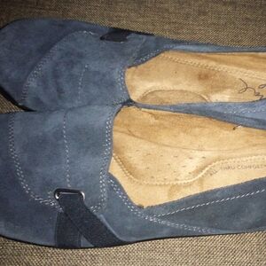 Natural Soul Ladies Blue Suede Leather Slip on Natural Comfort Shoes size 9.5 M